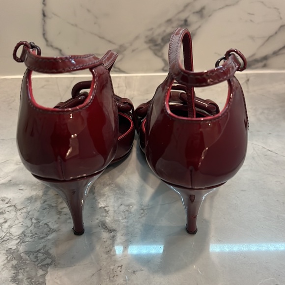 Authentic red Burberry heels - Picture 4 of 5